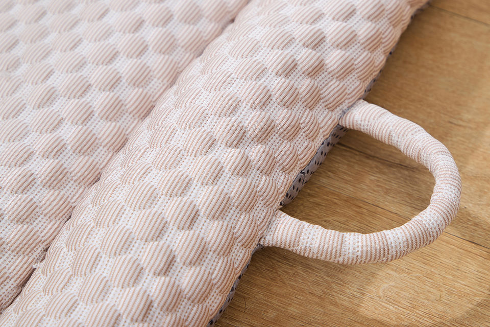 CoolNest Gel Pet Pad handle